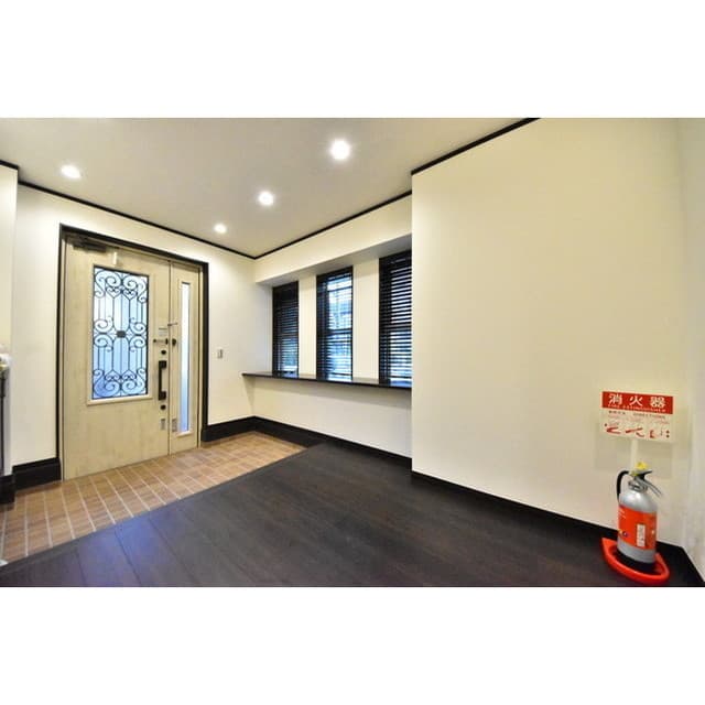 Room image 10