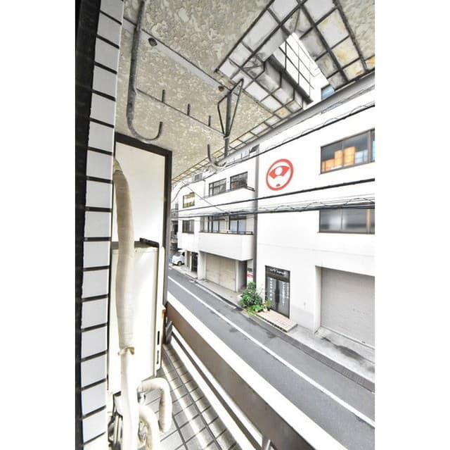 Room image 13