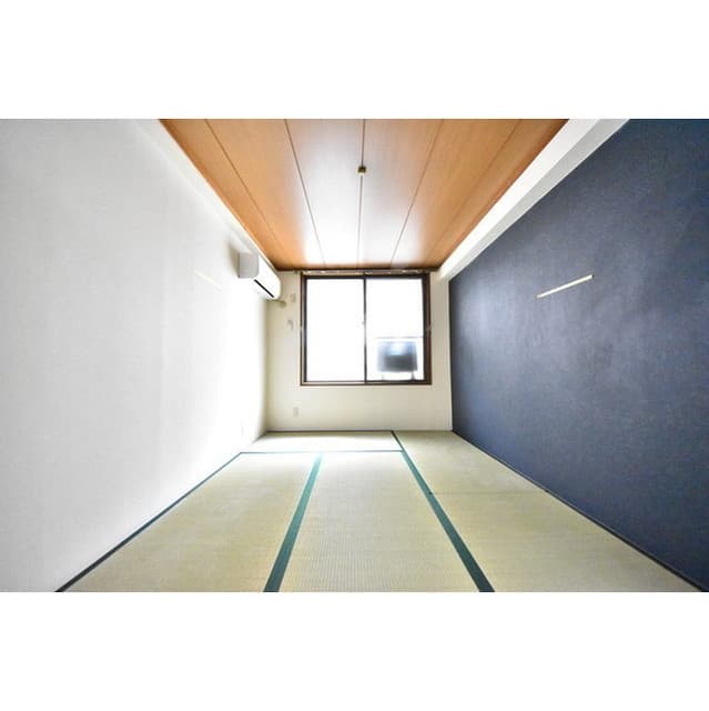 Room image 14