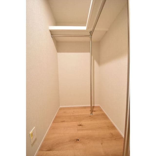 Room image 15