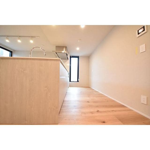 Room image 12