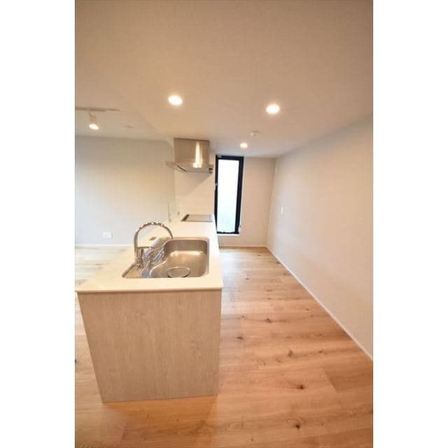 Room image 13