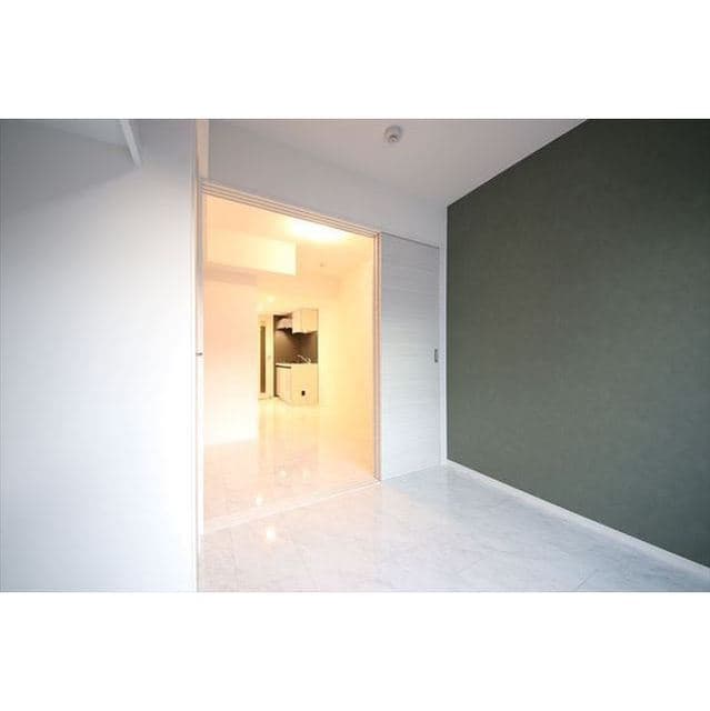 Room image 13