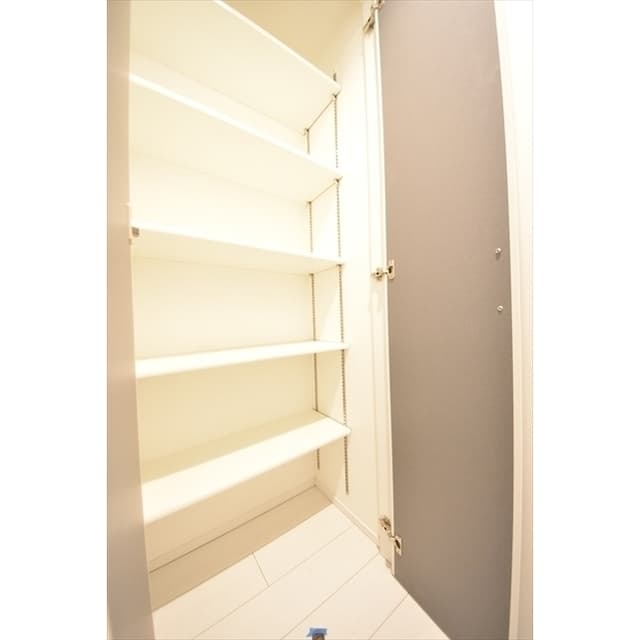 Room image 12