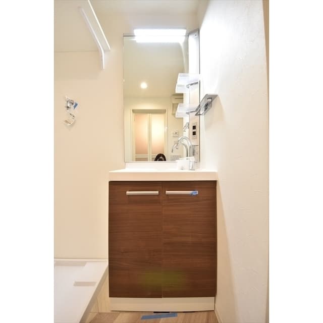 Room image 16