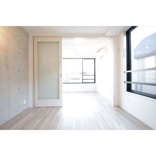 Room image 14