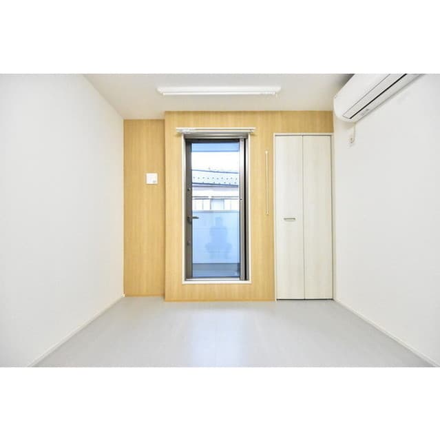 Room image 14