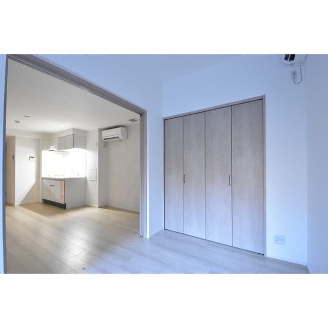 Room image 15