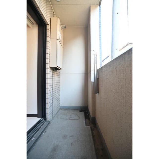 Room image 15