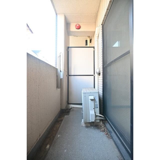 Room image 16