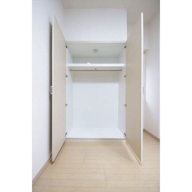 Room image 15