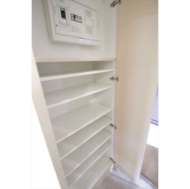 Room image 8