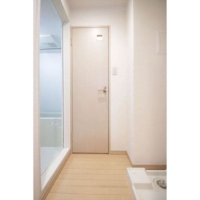 Room image 9