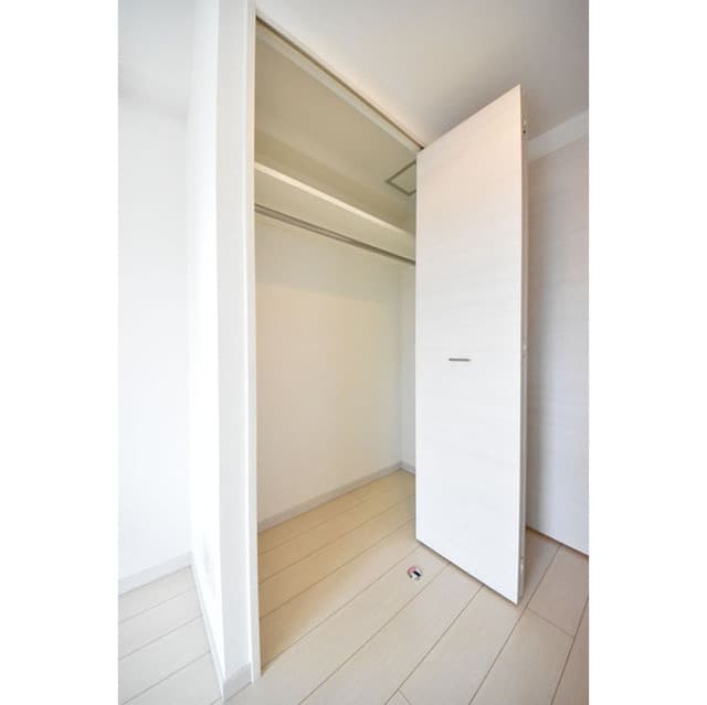 Room image 15