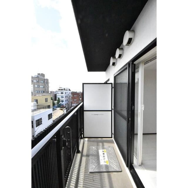 Room image 16