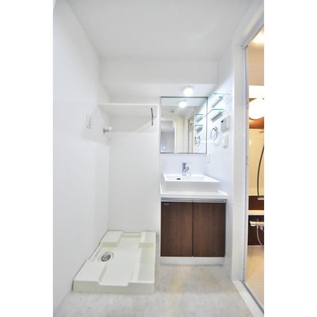 Room image 9