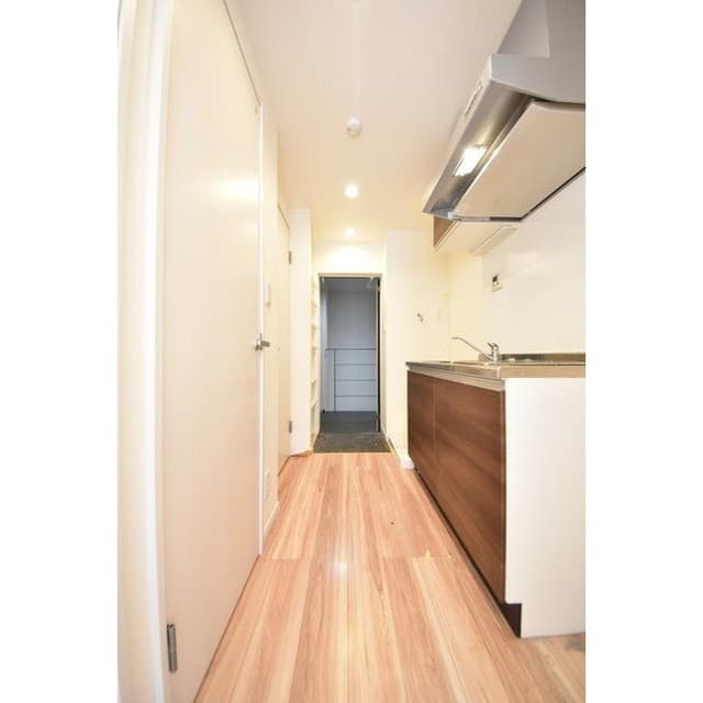 Room image 10