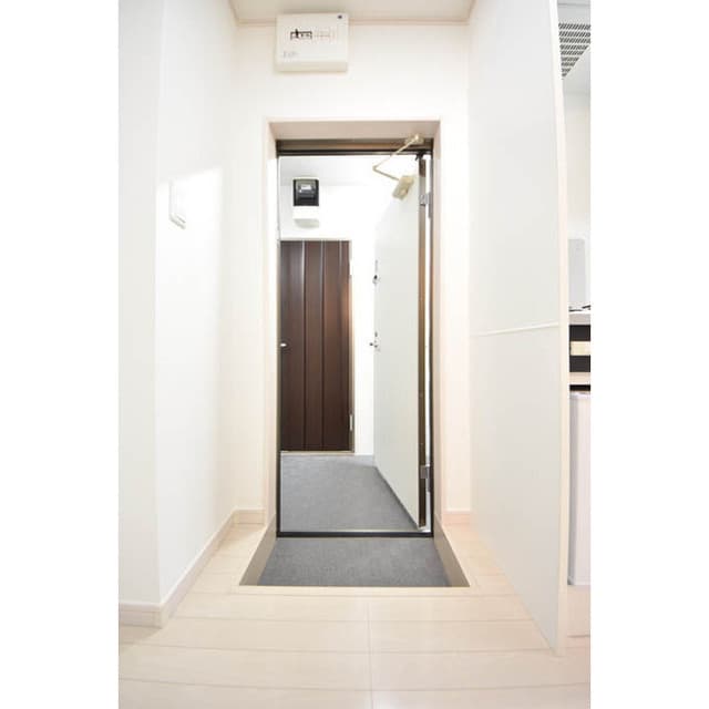 Room image 12