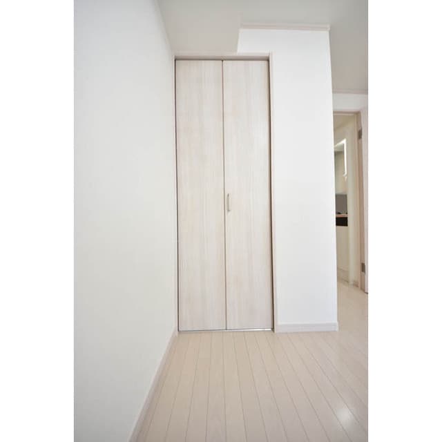 Room image 15