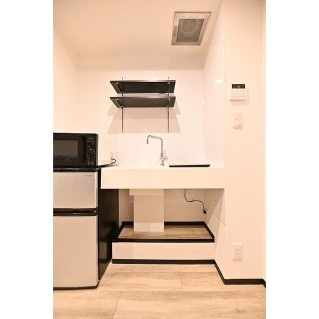 Room image 11