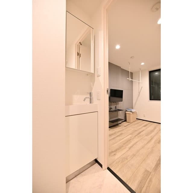 Room image 15