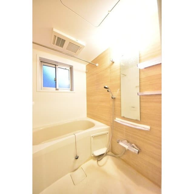 Room image 11