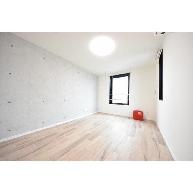 Room image 13