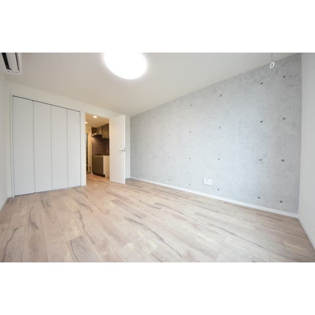Room image 14