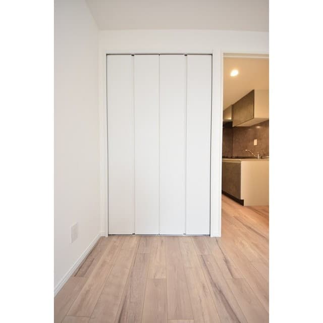 Room image 16