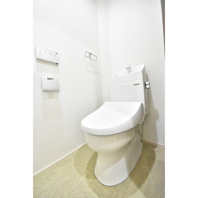 Room image 16