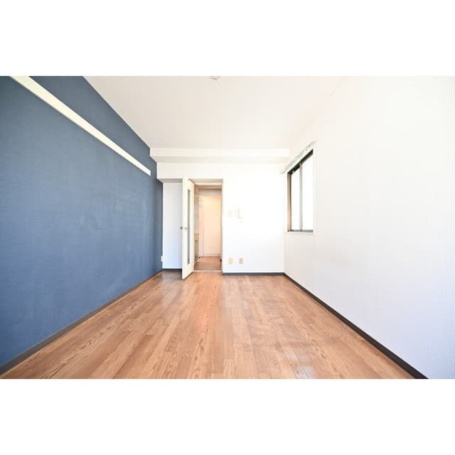 Room image 16