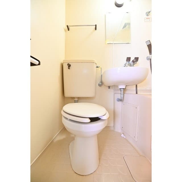 Room image 9