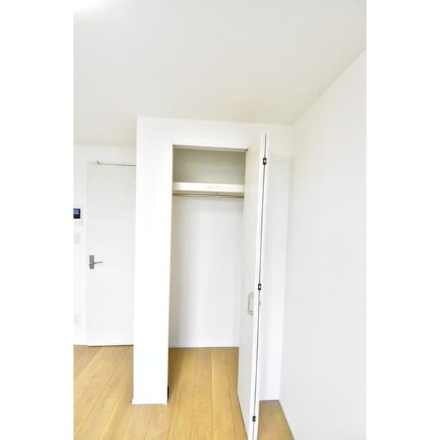 Room image 15