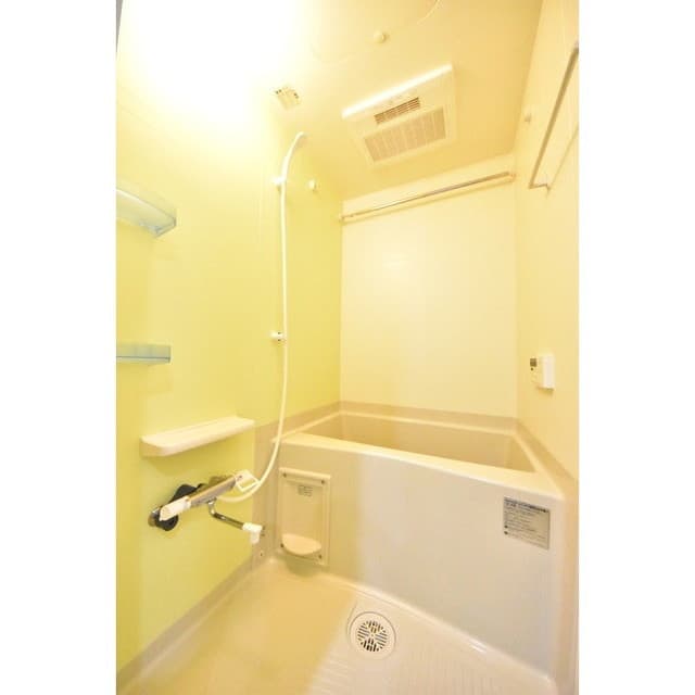 Room image 9