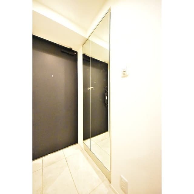Room image 10
