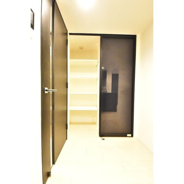 Room image 16