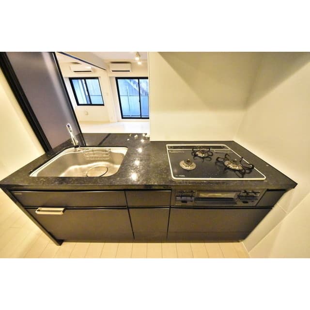 Room image 8