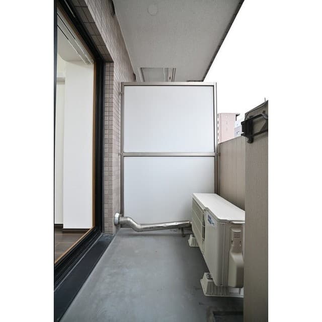 Room image 13