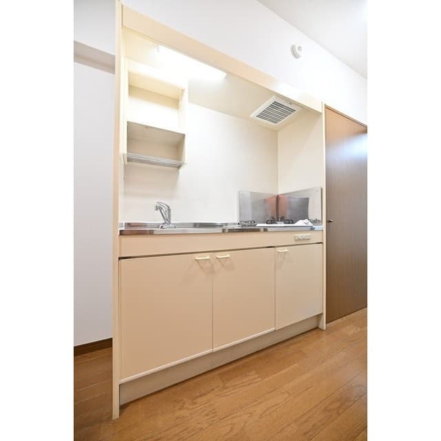 Room image 9