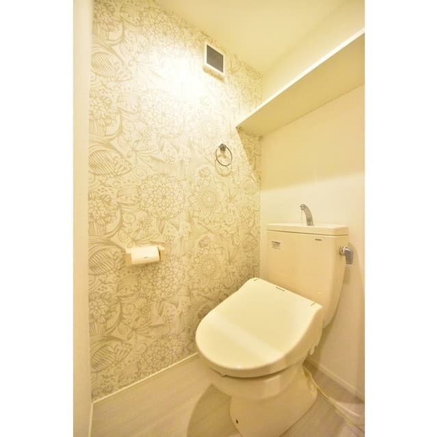 Room image 8