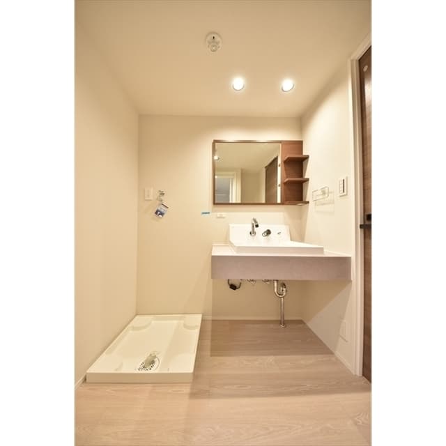 Room image 14