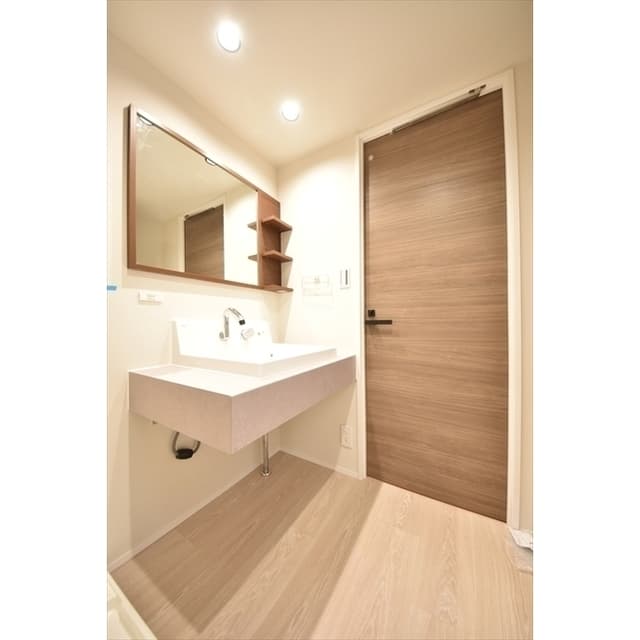 Room image 16