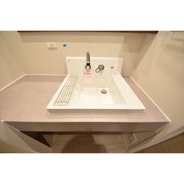 Room image 16