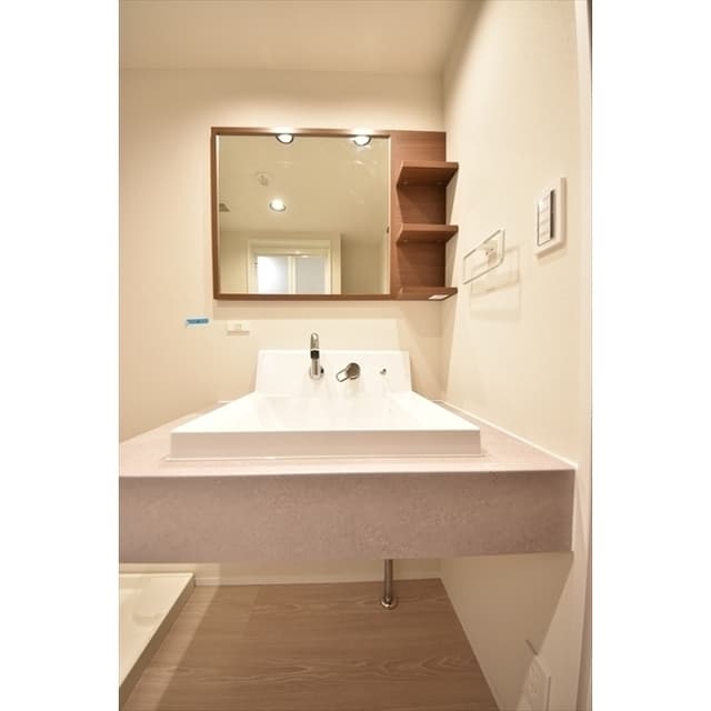 Room image 15