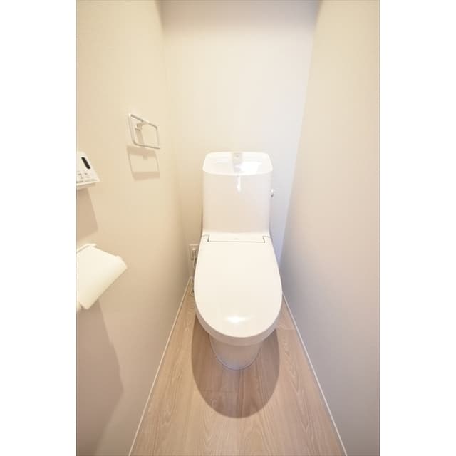Room image 13