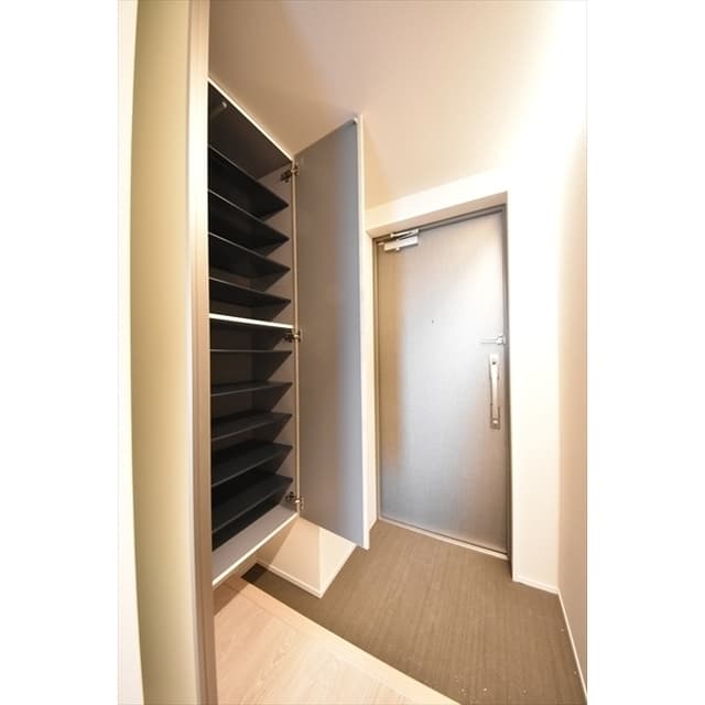 Room image 11