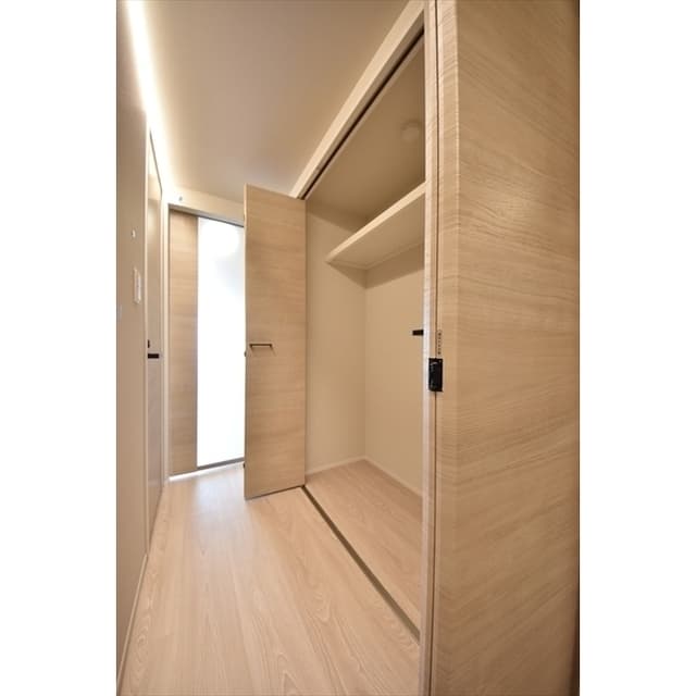 Room image 13
