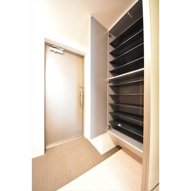 Room image 11