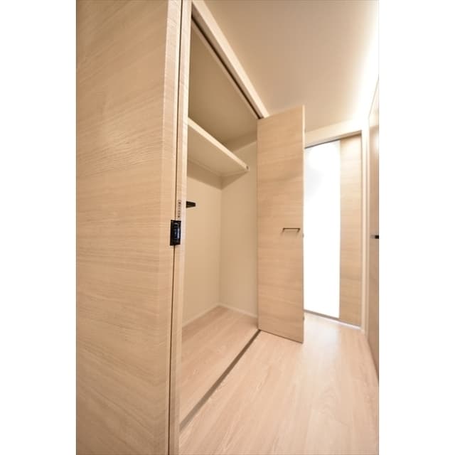 Room image 13