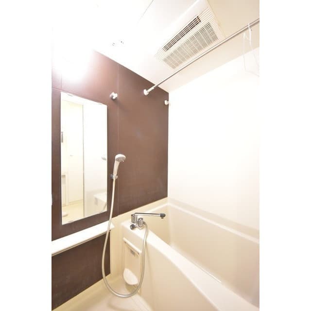 Room image 13